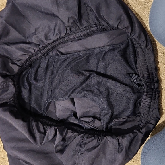 Mens running shirt with built in underwear sz L - Picture 4 of 11